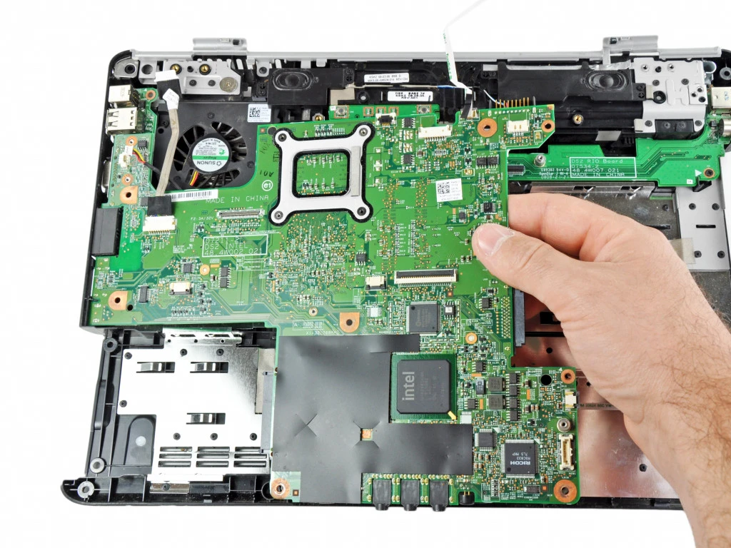 Dell Ankara Servisinde Anakart Tamiri Nasıl Yapılıyor