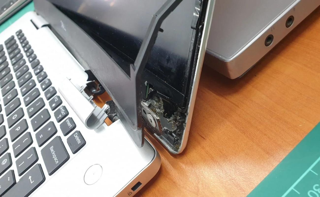 Laptop Menteşe Tamiri Gereksinimleri